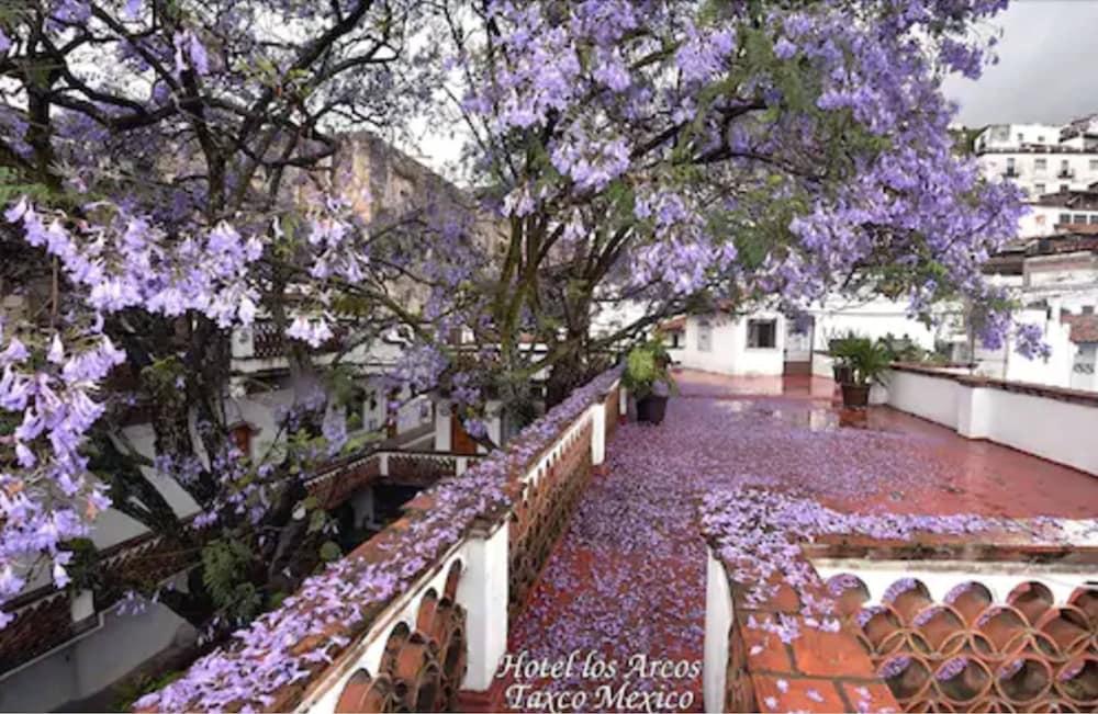 Hotel Los Arcos Taxco de Alarcon Esterno foto