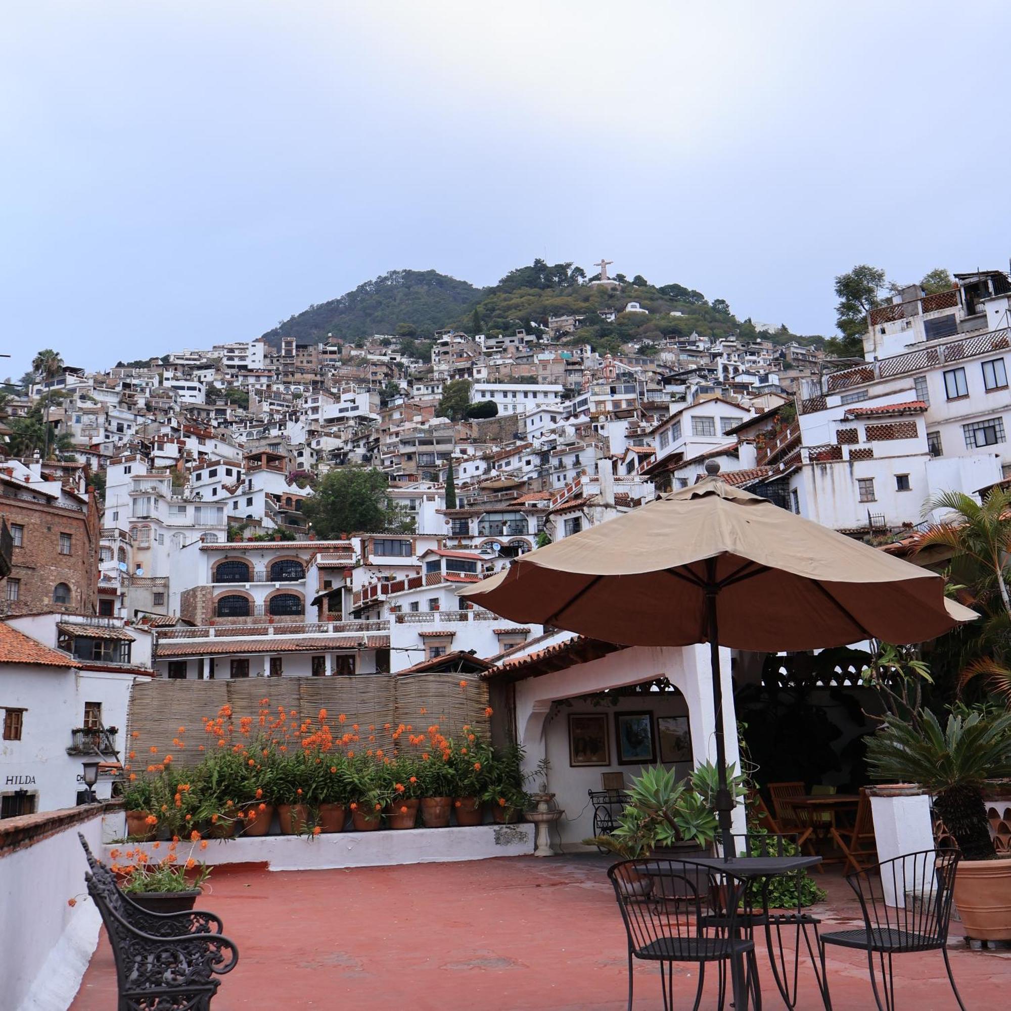 Hotel Los Arcos Taxco de Alarcon Esterno foto